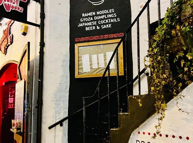 ヴィラ Designer House - Of / 'hillhead' West End G12 - Luxurious & Contemporary Detached House / Terrace / Garden / 'electric Car Charging' Garage Parking グラスゴー