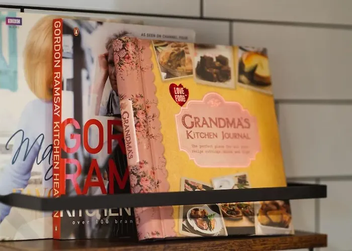 The West End Loft - 5* Retreat - Private Parking! * Glasgow