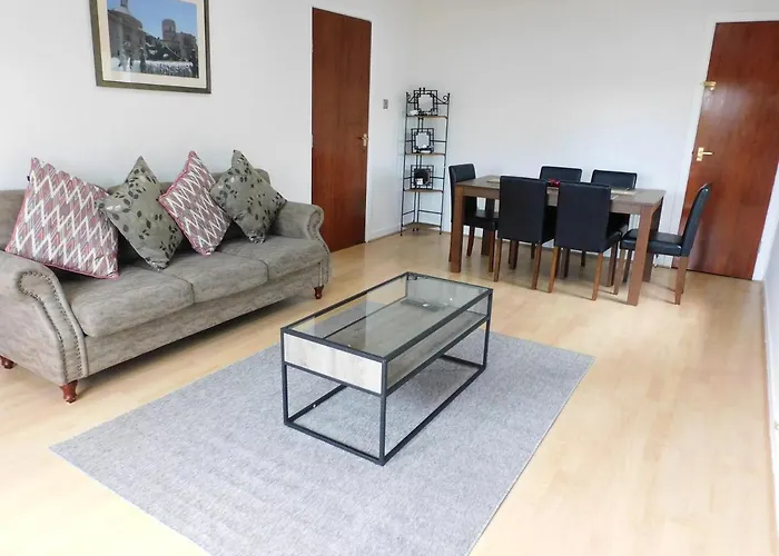 Charming 2 Bed Close To And Sec Hydro *