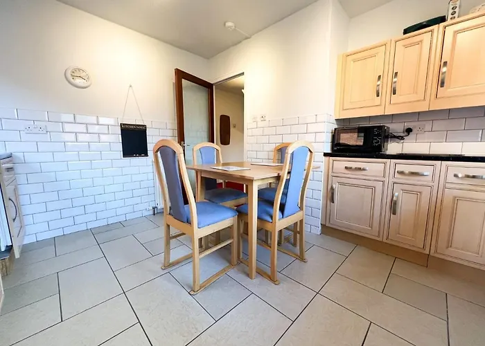 Anniesland 1bd Flat - Free Parking Appartement