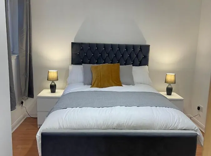 Entire 2 Bedroom Beautiful Newly Furnished Flat Apartman Glasgow