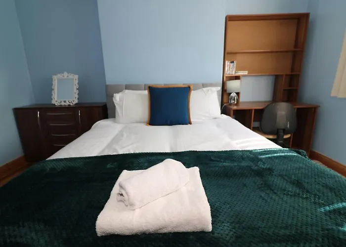 Signature - Dumbreck House *