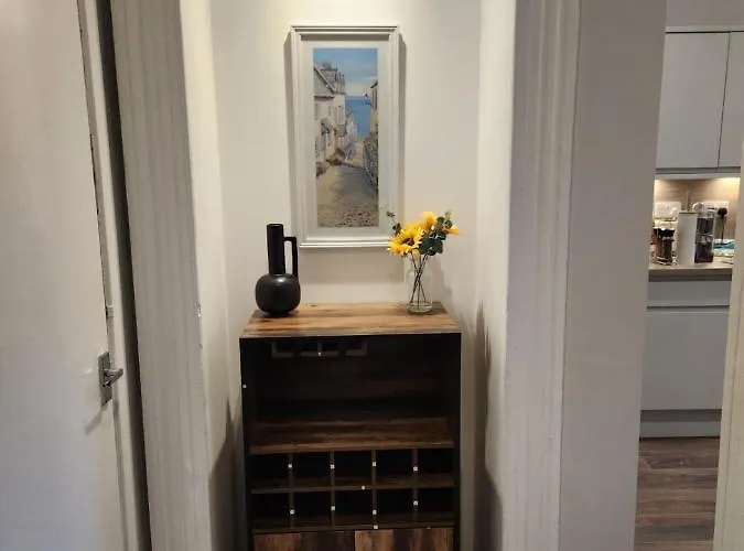 Appartement Traditional 5 Bedroom Centre *