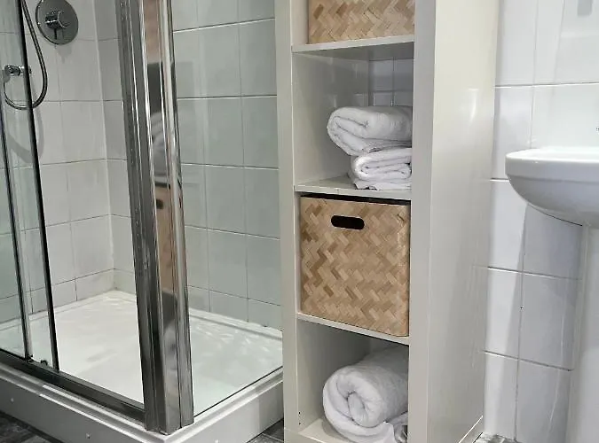 Glas Go Executive 2-bedroom Near Ovo Hydro Free Parking *