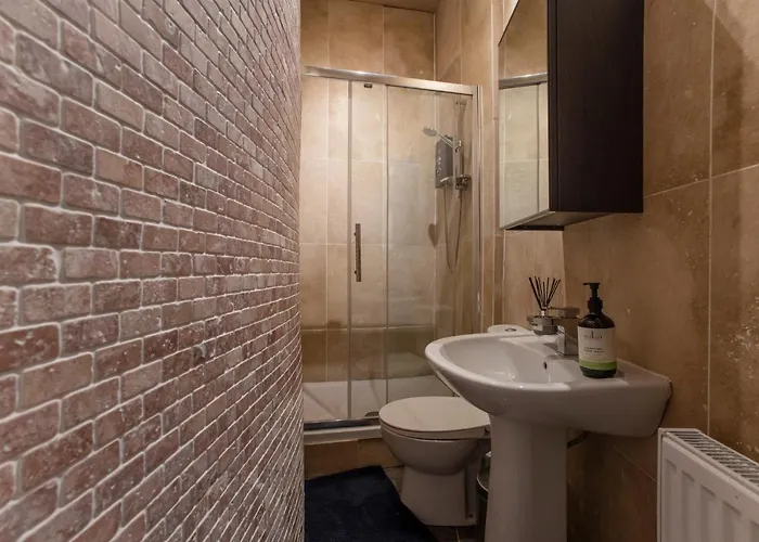 Apartamento 2 Bed In Great Location 15-20 Minutes Walk To Sec *