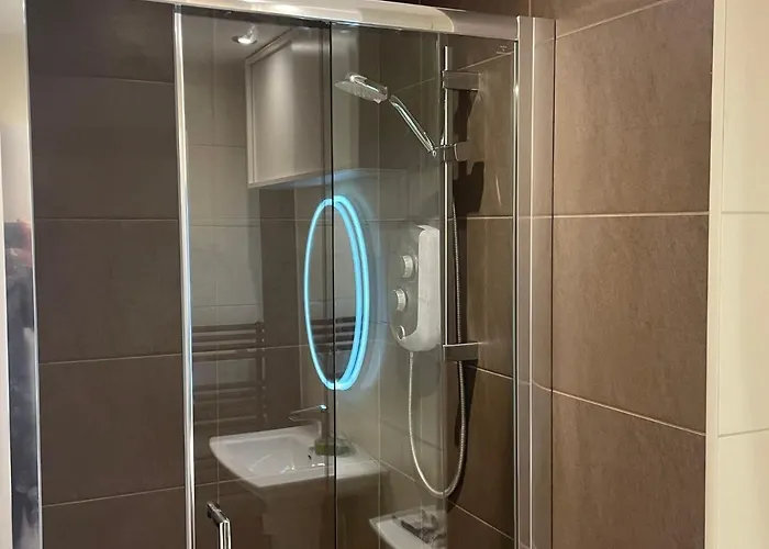 Appartement Traditional 5 Bedroom Centre *