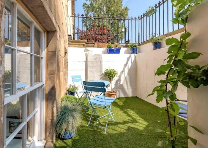 Lovely 2 Bedroom Garden Flat In Trendy West End * 글라스고
