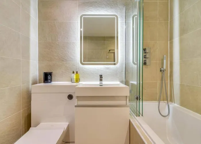 Lovely 2 Bedroom Garden Flat In Trendy West End グラスゴー