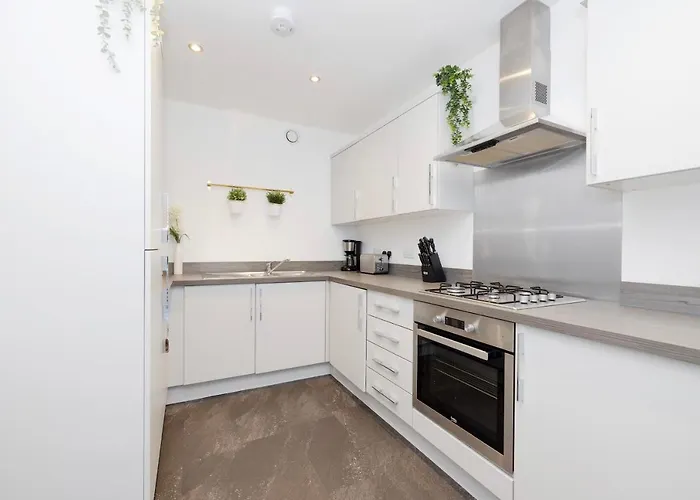 Ferienhaus Stylish 3br With Garden & Free Parking - Near O2 Academy & Centre