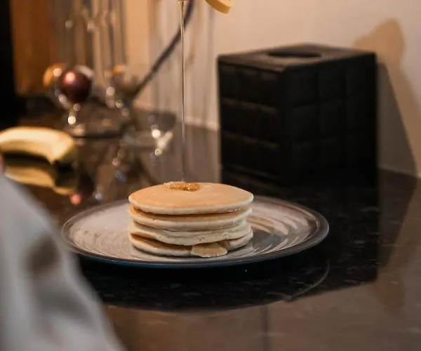 West End Escape - Prime Location