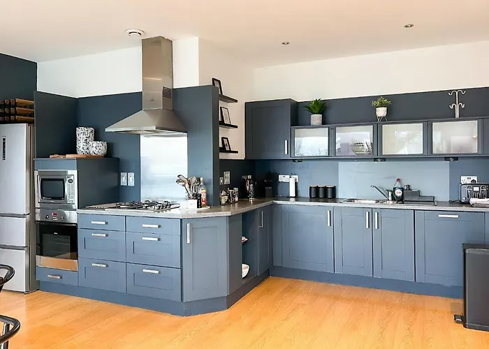 Lovely 2 Bed Duplex With Hydro Views Appartamento *