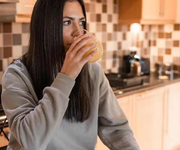 West End Escape - Prime Location Lägenhet