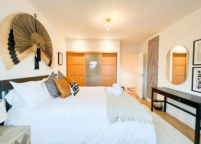 Lovely 2 Bed Duplex With Hydro Views 格拉斯哥