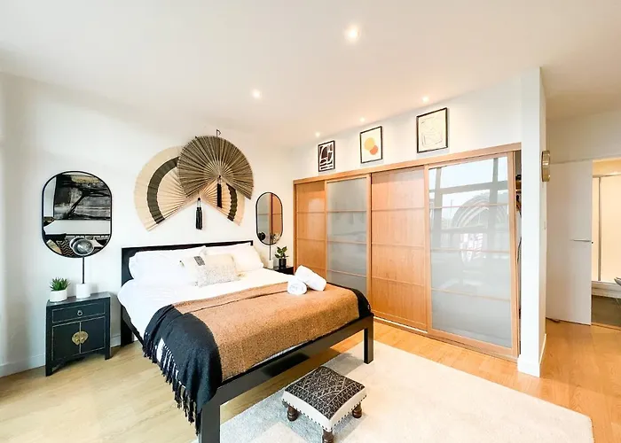 Lovely 2 Bed Duplex With Hydro Views