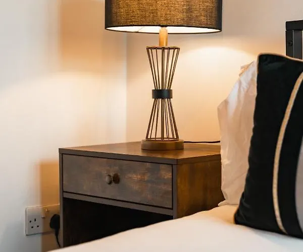 View - A Stunning 2 Bed * Glasgow