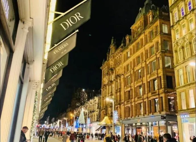 Designer Penthouse With Riverviews - G1 Centre, 3 Bedrooms, 2 Bathrooms, 1 Living / Kitchen. Full Floor, Wrap Around Terrace, Panoramic Views, Off Station / Buchanan Street Lejlighed Glasgow