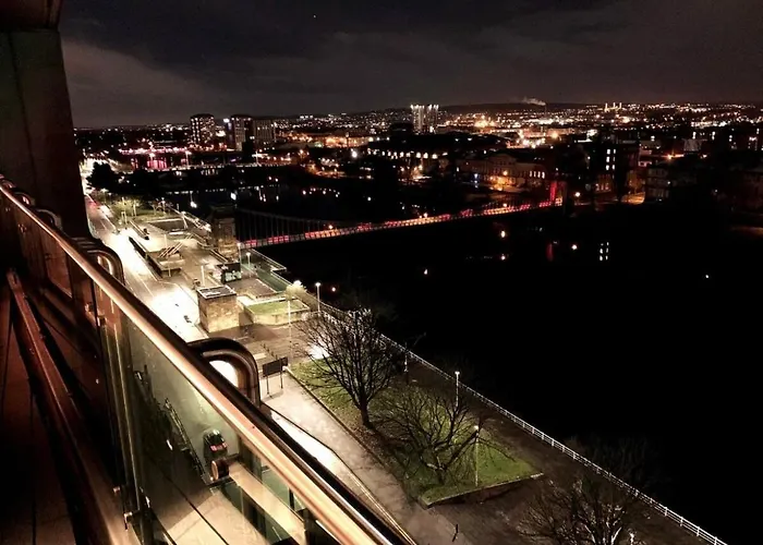 Lejlighed Designer Penthouse With Riverviews - G1 Centre, 3 Bedrooms, 2 Bathrooms, 1 Living / Kitchen. Full Floor, Wrap Around Terrace, Panoramic Views, Off Station / Buchanan Street Glasgow