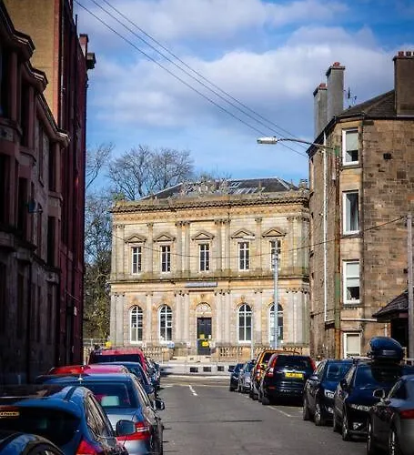 Modern Bright In South Glasgow