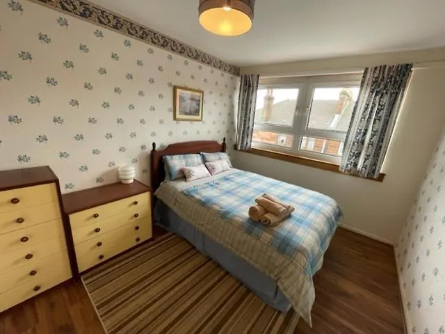 West End Hidden Gem - Modern 2-bedroom With Residents Patio Διαμέρισμα Γλασκώβη