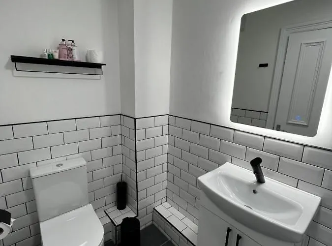 Amani - Centre 4* Glasgow