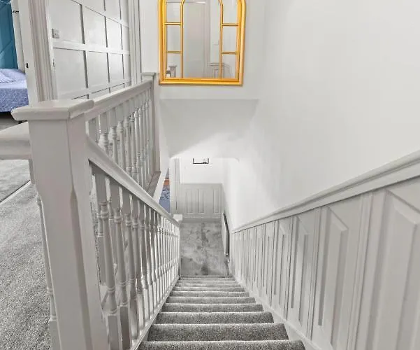 I'm Your Host - Bridgeton House גלאזגו