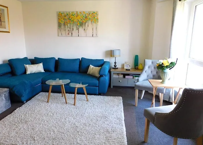 Fab Location 1 Bed Overlooking