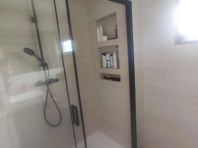 Single Bedroom In Quiet Neighbourhood Glasgow