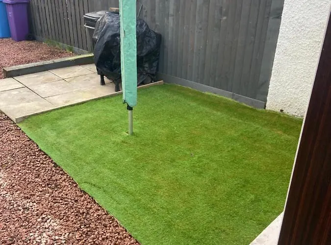 Cheerful One Bedroom With Parking Space. * 格拉斯哥