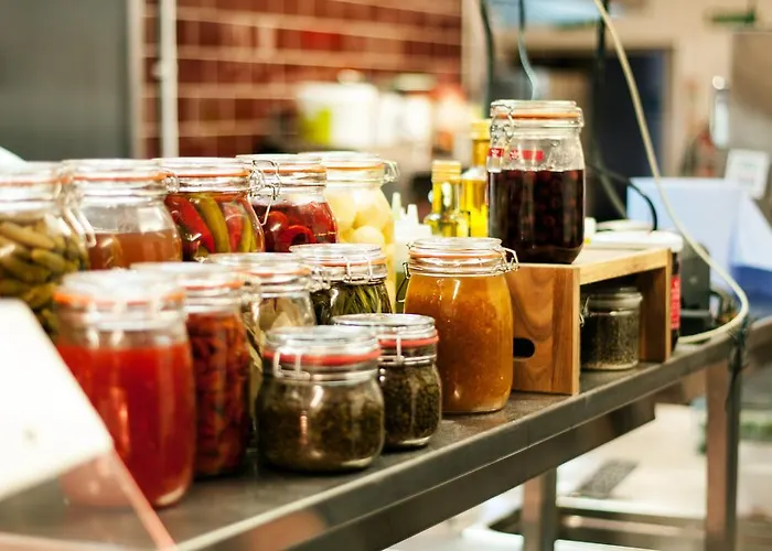 ホテル West By Compass Hospitality