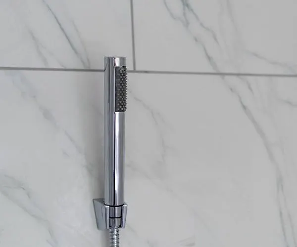 4 Bedrooms Homely House - Sleeps 6 Comfortably With 6 Double Beds,glasgow, Free Street Parking, Business Travellers, Contractors, & Holiday-goers, Near Major Transport Links In & Centre, Perfect For Common Wealth Games 2026 Апартаменты Глазго