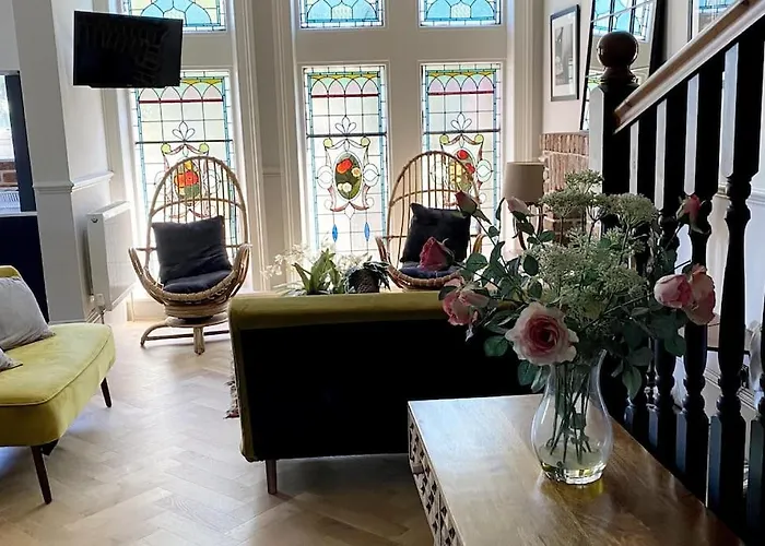 Stunning 3 Bedroom Victorian Near Pollok Country Park