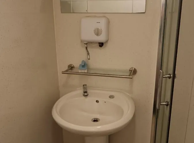 Private Near Centre St George's Rd Γλασκώβη