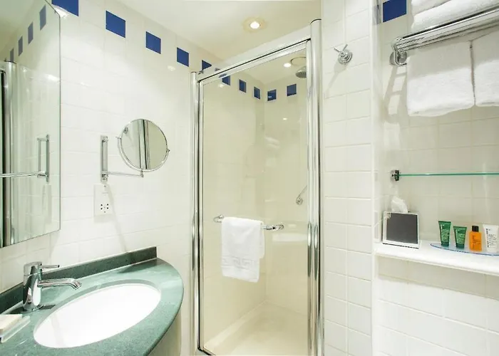 Hilton Garden Centre Hotel