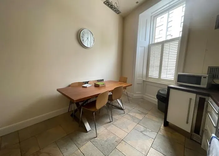 Stunning West End Flat! * グラスゴー