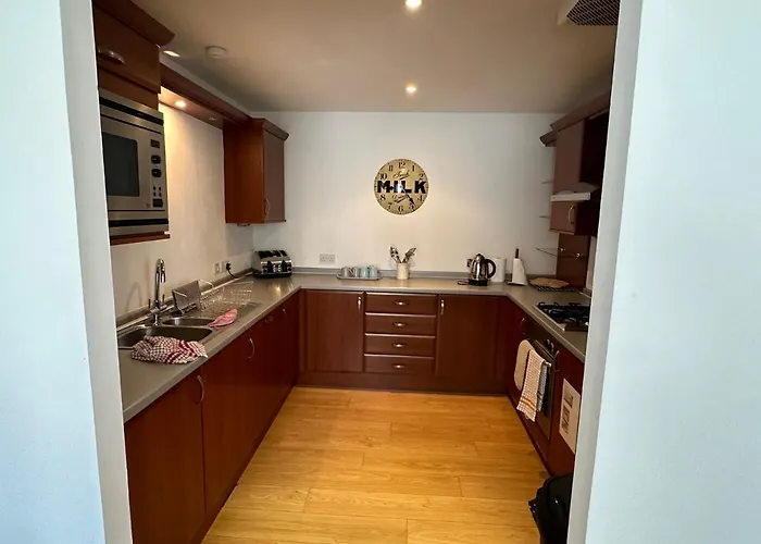 Comfy Two Bedroom Right In The Centre * גלאזגו