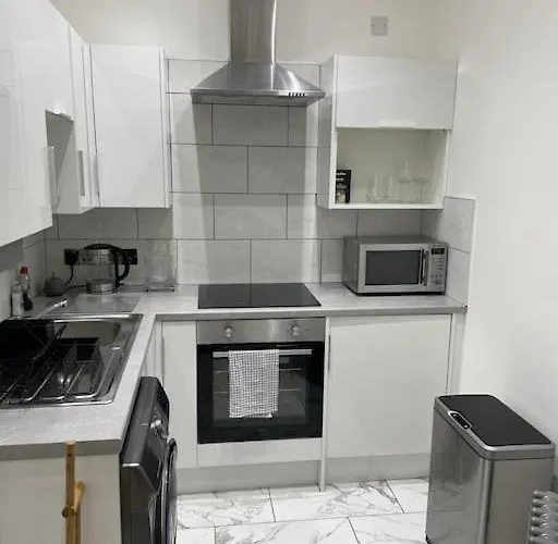 Modern West End - * غلاسغو