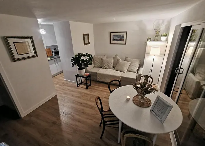 Апартаменты Peaceful House In The Heart Of City, Close To Queen Elizabeth Hospital And Govan Subway, Free Private Parking