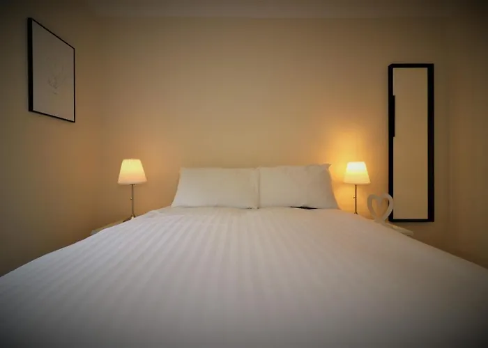 Signature - Lincoln View * Glasgow