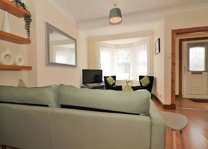 Signature - Lincoln View Apartment *