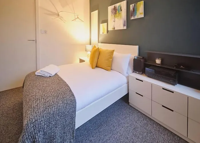 Glasgow, Finnieston Luxury 2 Bed With Parking, E-check In, Hi-fi شقة *
