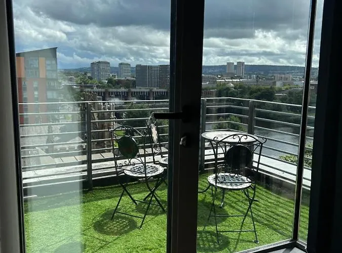 Riverside Apartments * Glasgow