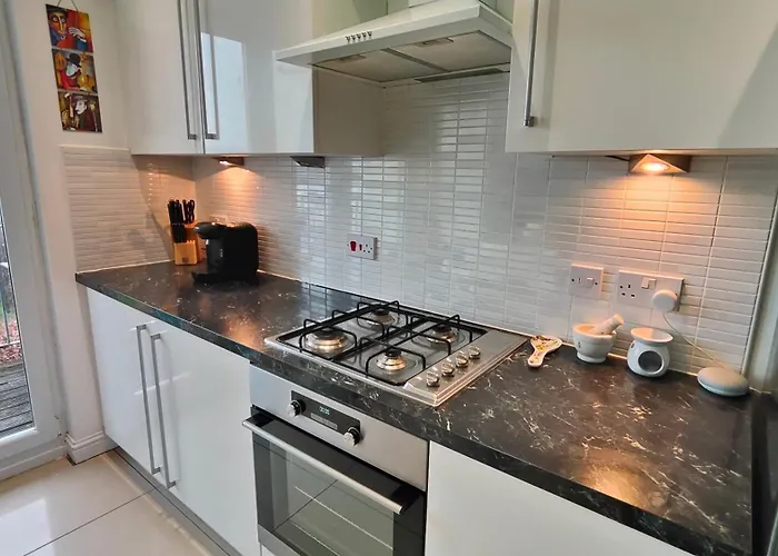 La Casita, Your Away From - Free Parking Apartment *