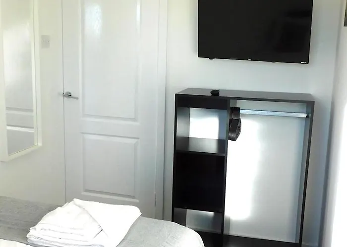 No 54 - New & Delightful 3 Bed House In East Kilbride