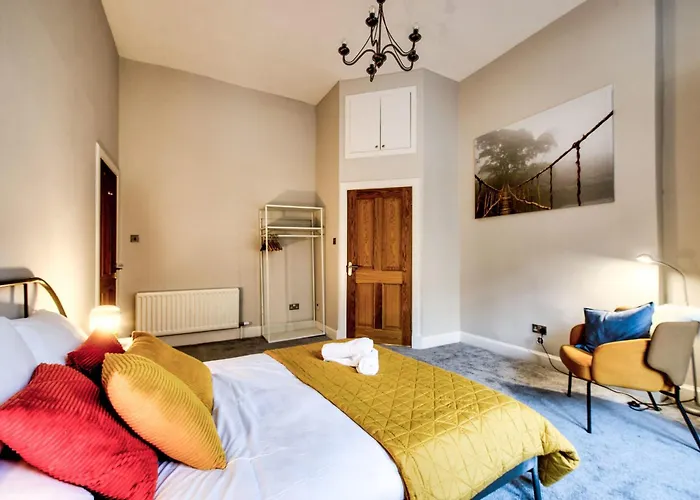 Stylish & Spacious 3 Bedroom In Finnieston, West End *