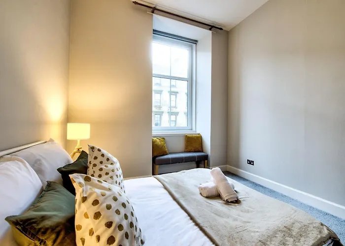 Apartment Stylish & Spacious 3 Bedroom In Finnieston, West End Glasgow
