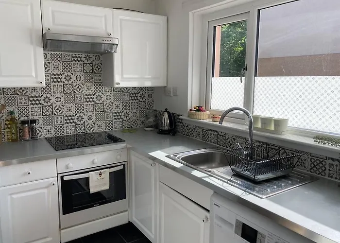 Comfy 1 Bedroom Flat With Free Parking * Glasgow