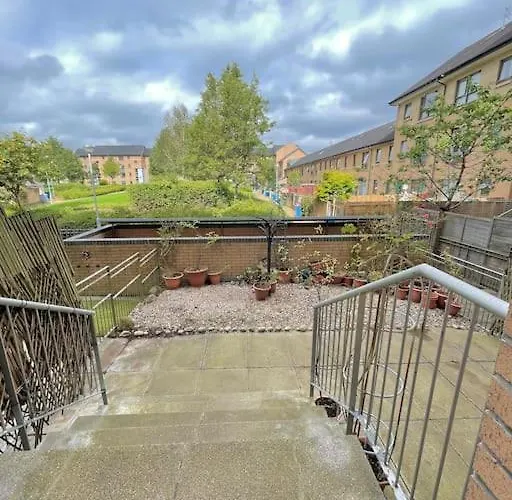 Nyaraló The Naburn - 3 Bed House With Free Parking & Close To Centre Glasgow