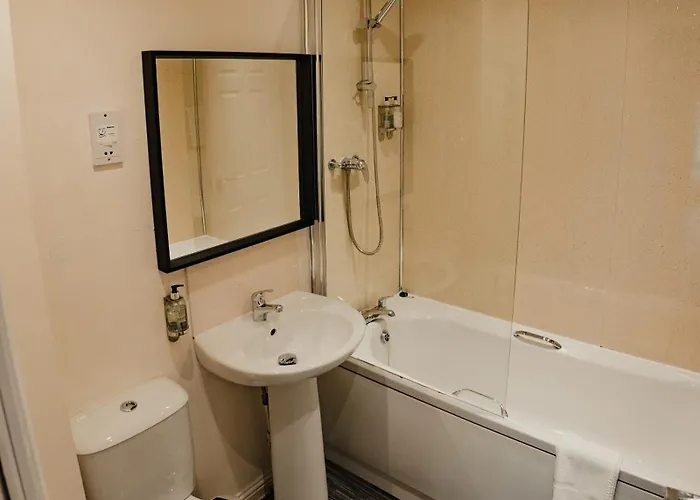 Royal Chambers Serviced * Glasgow