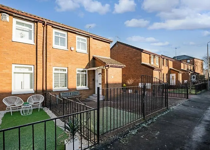 Апартаменты Stylish 2-bed House Private Driveway Глазго