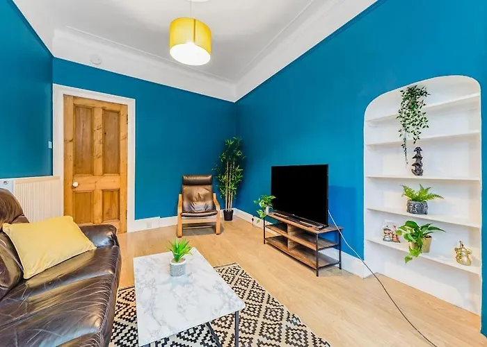 Traditional 1-bed Flat In Southside *